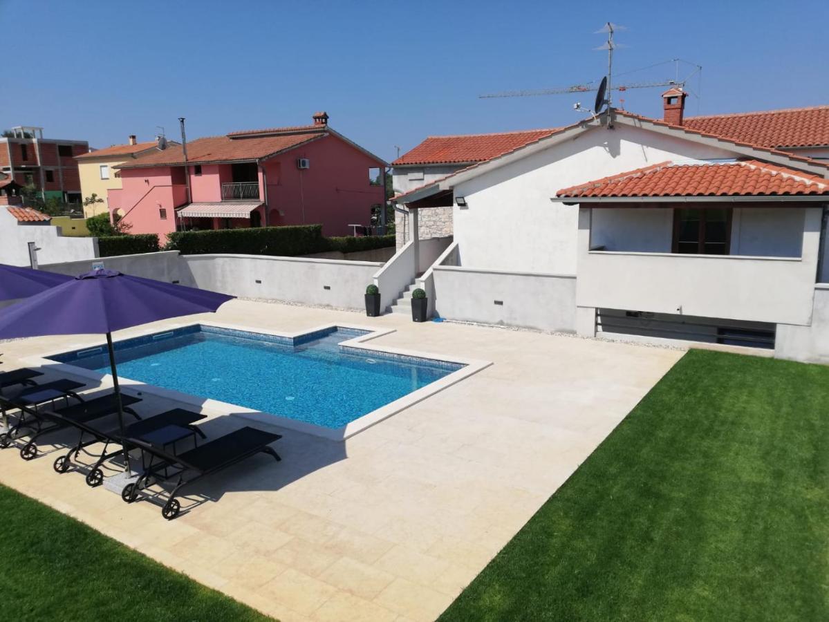 Holiday Home Victoria Porec Exterior photo